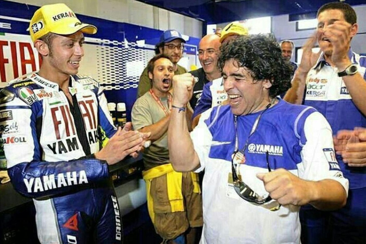 Maradona, un mito assoluto. E quella simpatia tra lui e Valentino